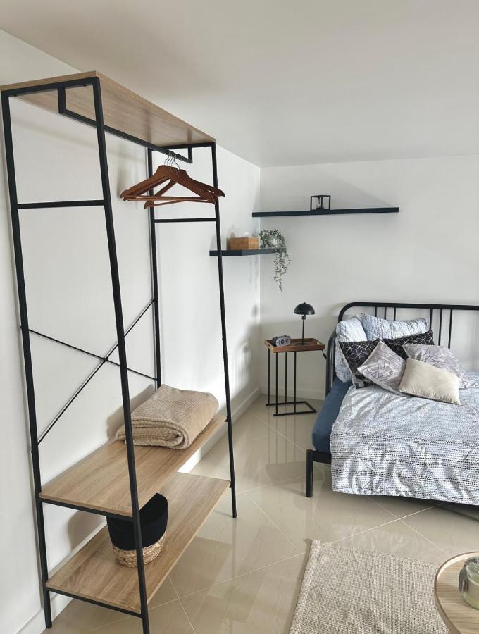 Petite Maison Studio Tout Confort Cosy Givors Autoroute Et Gare Apartment Exterior photo