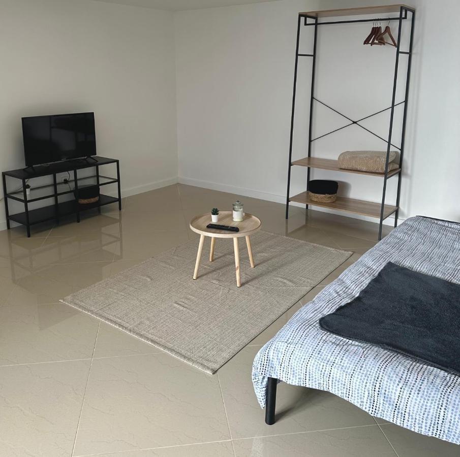 Petite Maison Studio Tout Confort Cosy Givors Autoroute Et Gare Apartment Exterior photo